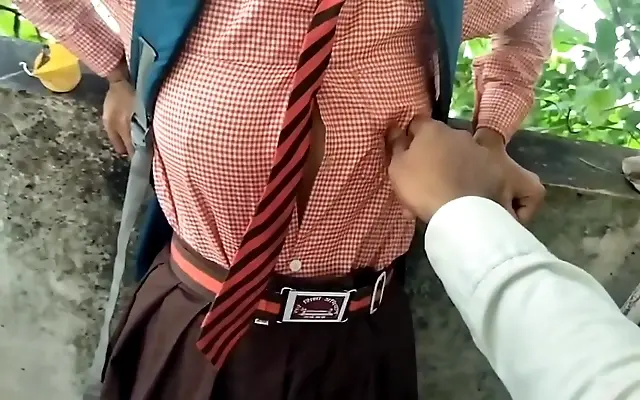 二级 番号 A片一区二区 Desi Village Beauty Enjoying Rough Outdoor Sex with Big Cock