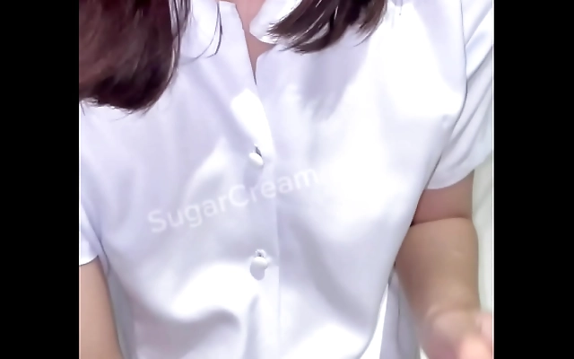 男人扒开 苹果 高清视频 做爰全过程 Naughty Schoolgirl Tempts Her Teacher for a Forbidden Lesson