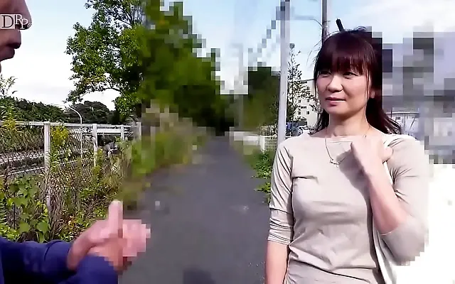 码中文 电影大 妇在线观看 片在线观看 Selling soaked white panties with big tits on display in intimate close-up