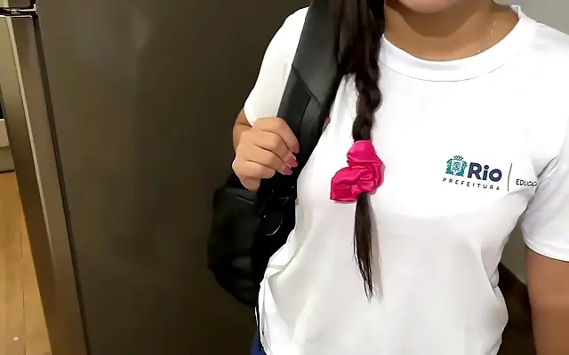 Rio Student Teaches Dirty Blowjob Tricks at Tutor's House