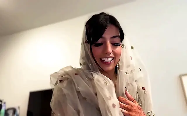 Muslim influencer gets naughty with Latino man before Eid in secret bedroom session