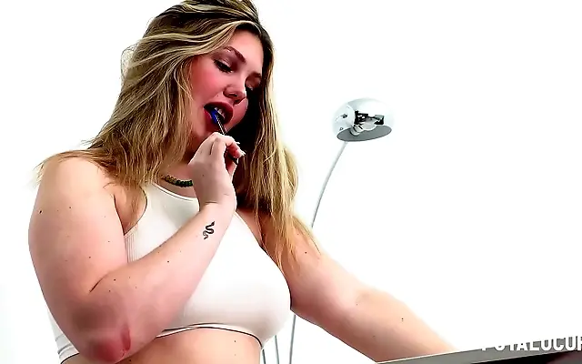 Sexy Chubby Teen Claudia Sucks and Swallows BBC Dick