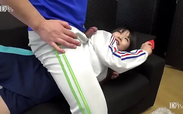 On the Couch with Japanese Coach Kari Morishita's Intense Blowjob Creampie