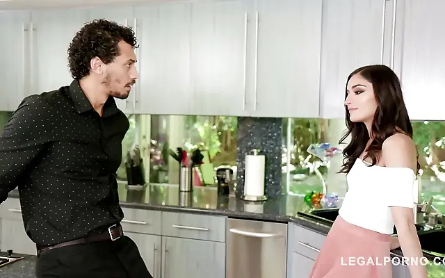 欧美日韩一 ay 性欧美 Lace-clad beauty Emily Willis seduces two men in a steamy 2-on-1 frenzy