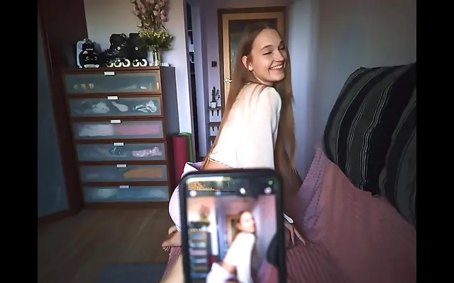 女人A 欧美性 免费啪视频观 Step Sister's Secret Photo Shoot Turns Into Steamy Forbidden Encounter