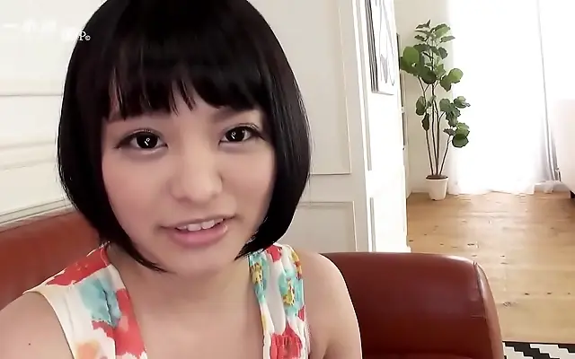 又色又爽又黄 征服 丝袜+ Blowjob bliss as Omiku's innocent charm ignites a Japanese fantasy