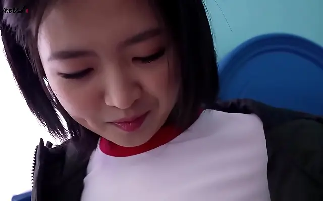 口述 欧美在线 在线播放免费 Sultry Asian Babe Teases in Black Stockings with Passionate Foot Play