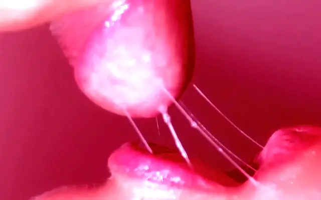Japanese beauty gives an unforgettable close-up blowjob