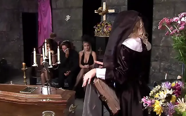 夫妇交换 啊灬啊灬 av天堂 Sister Mary Anne Surrenders to Temptation in a Storm of Silk and Sin