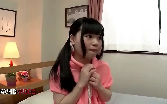 男女做爰 精品中文 无删减 Sizzling Japanese teen tease leads to steamy blowjob and relentless passion