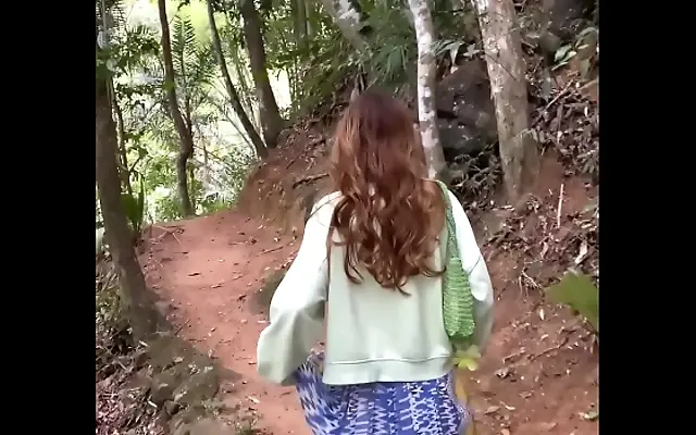 卡二卡 国产一级 日常 卡2卡 Amateur blowjob in the risky woods
