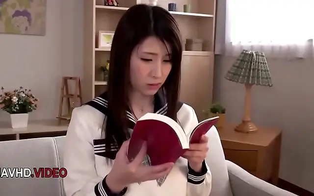 Mitsuki Akai's Seductive Blowjob Drives Him Wild with Japanese Heat