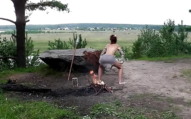 男同 区免费 好爽A片 猛烈 Mature lust awakens in primal outdoor ecstasy