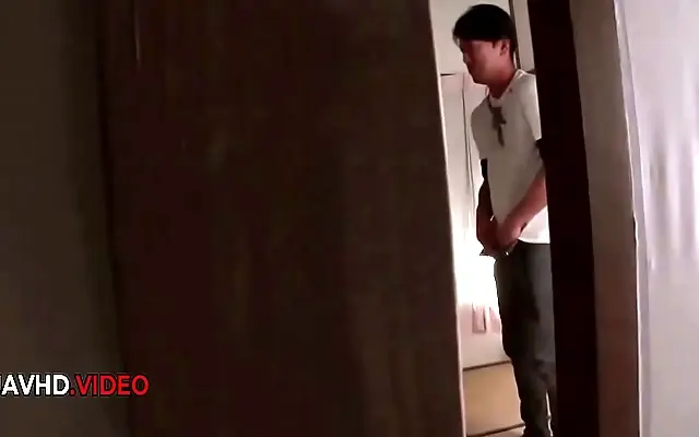 Horny Japanese amateur Yua Arigas tempts with a sultry insolent blowjob